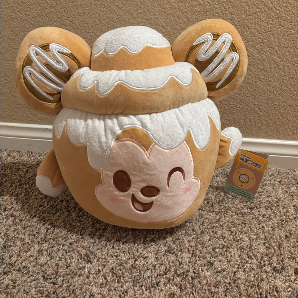 Mickey Mouse cinnamon roll munchling